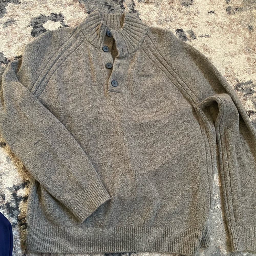 Banana Republic men’s sweater